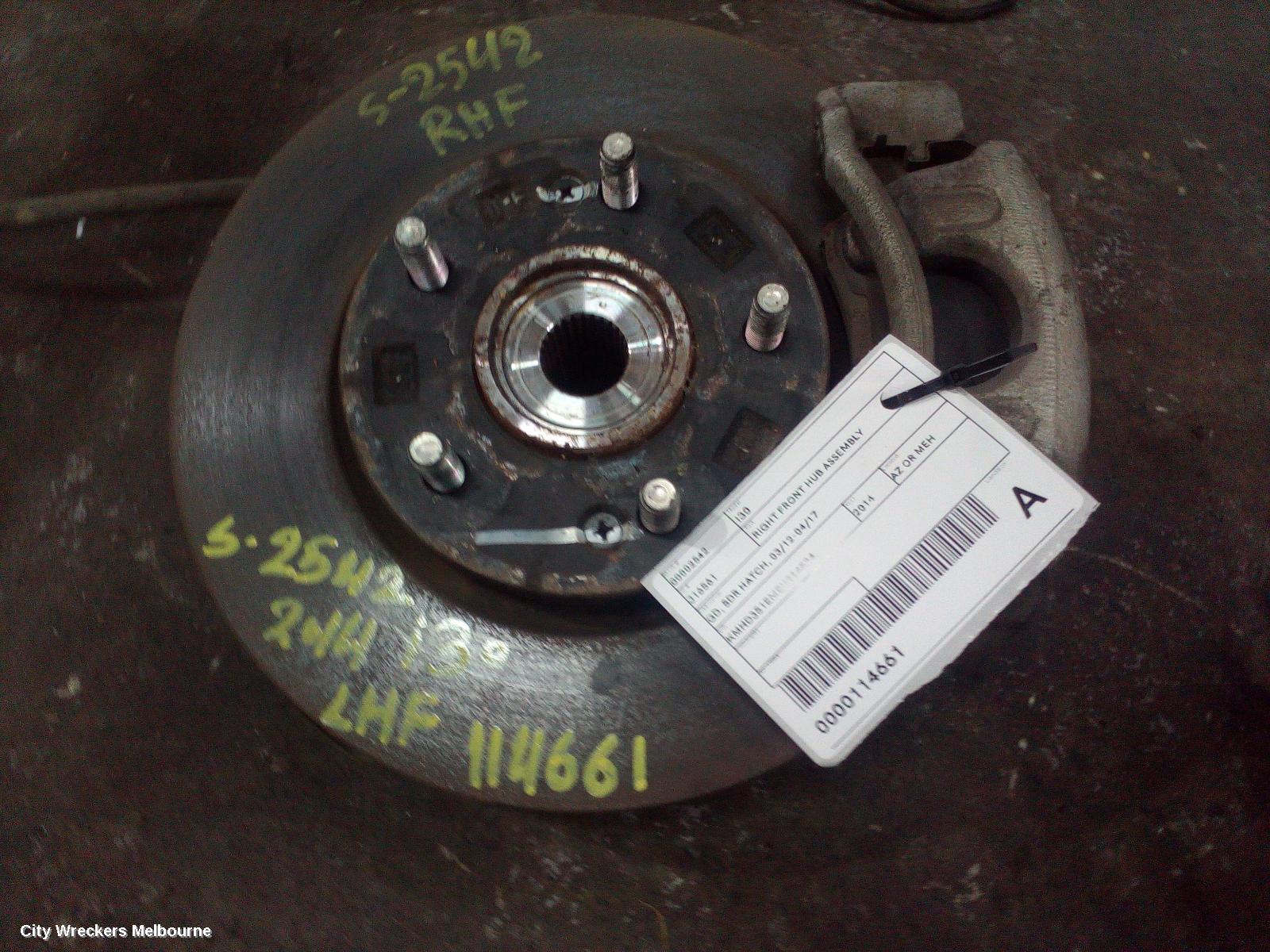 HYUNDAI I30 RIGHT FRONT HUB ASSEMBLY, GD, 5DR HATCH, 03/2012 - 04/2017 - Image 1