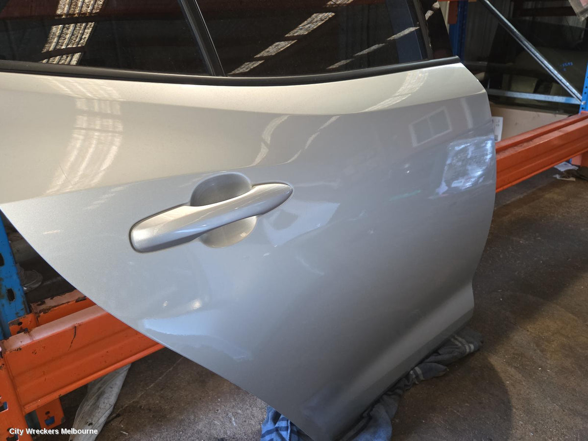 TOYOTA COROLLA RIGHT REAR DOOR, E210, HATCH, 07/2018 ONWARDS - Image 3
