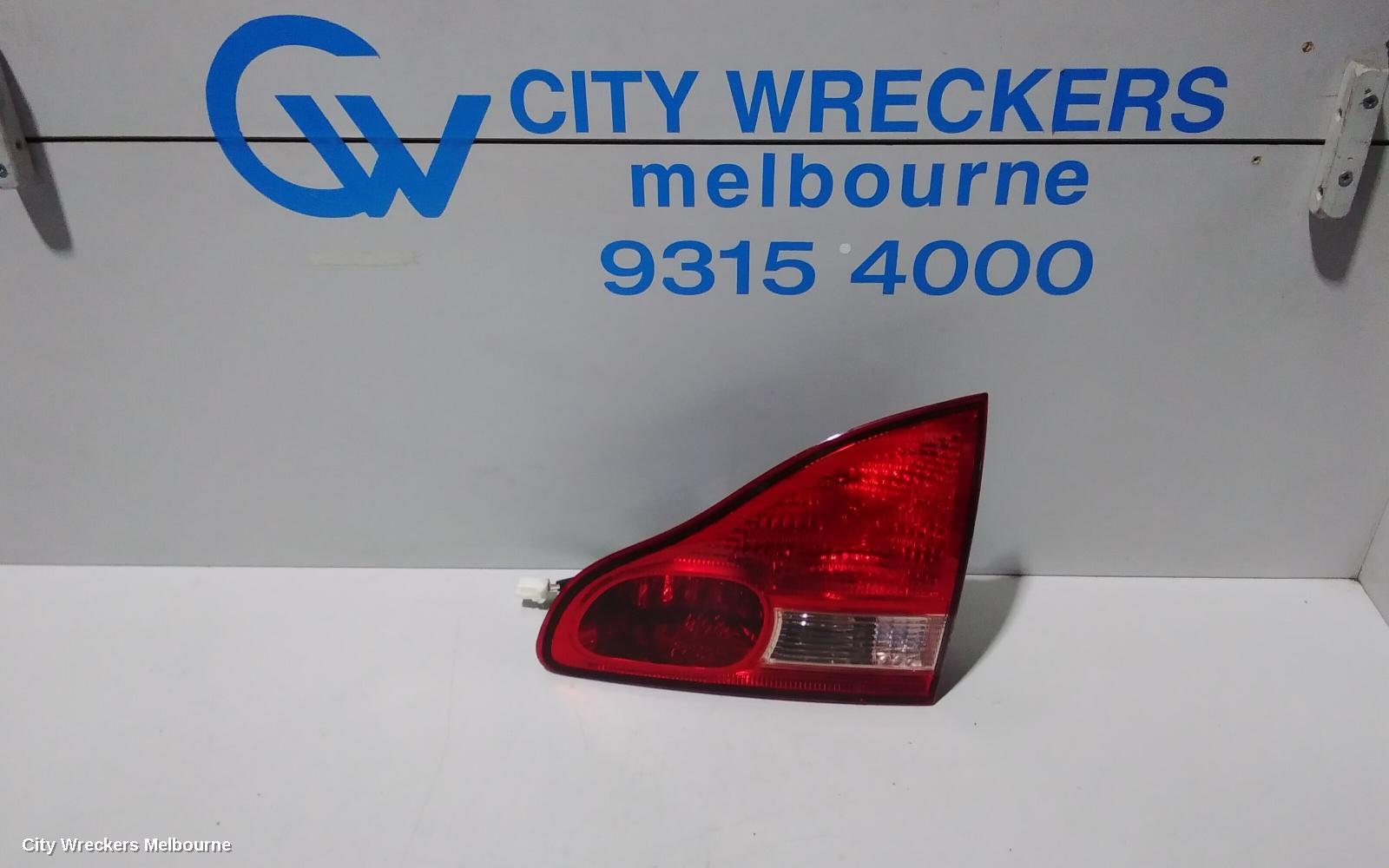 TOYOTA AVENSIS REAR GARNISH, TAILGATE LAMP (RH SIDE), ACM20R, 12/2001 - 11/2003 - Image 1