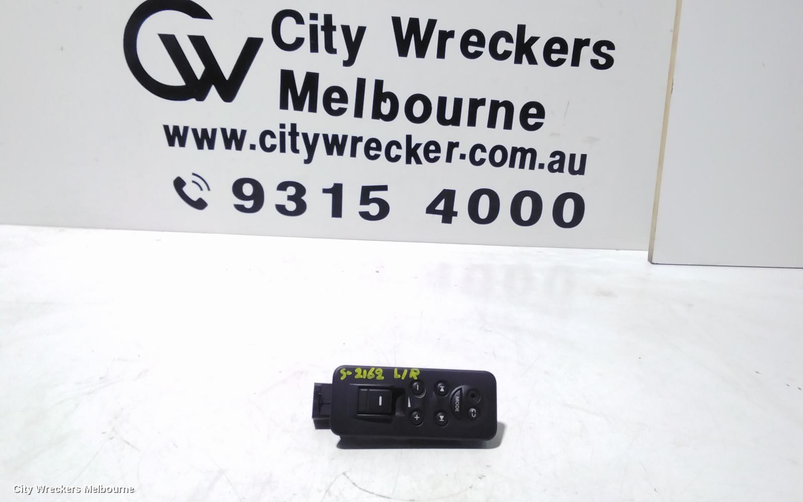 LAND ROVER RANGEROVER SPORT PWR DR WIND SWITCH, LH REAR, L320, 08/2005 - 10/2010 - Image 1