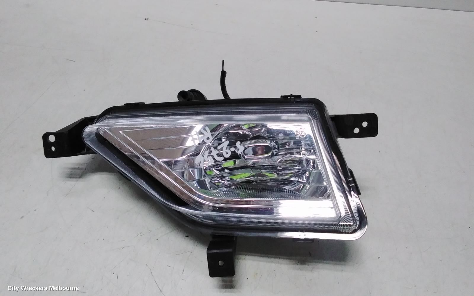 LDV DELIVER 9 RIGHT INDICATOR/FOG/SIDE, BUMPER FOGLAMP SURROUND, 07/2020 ONWARDS - Image 1