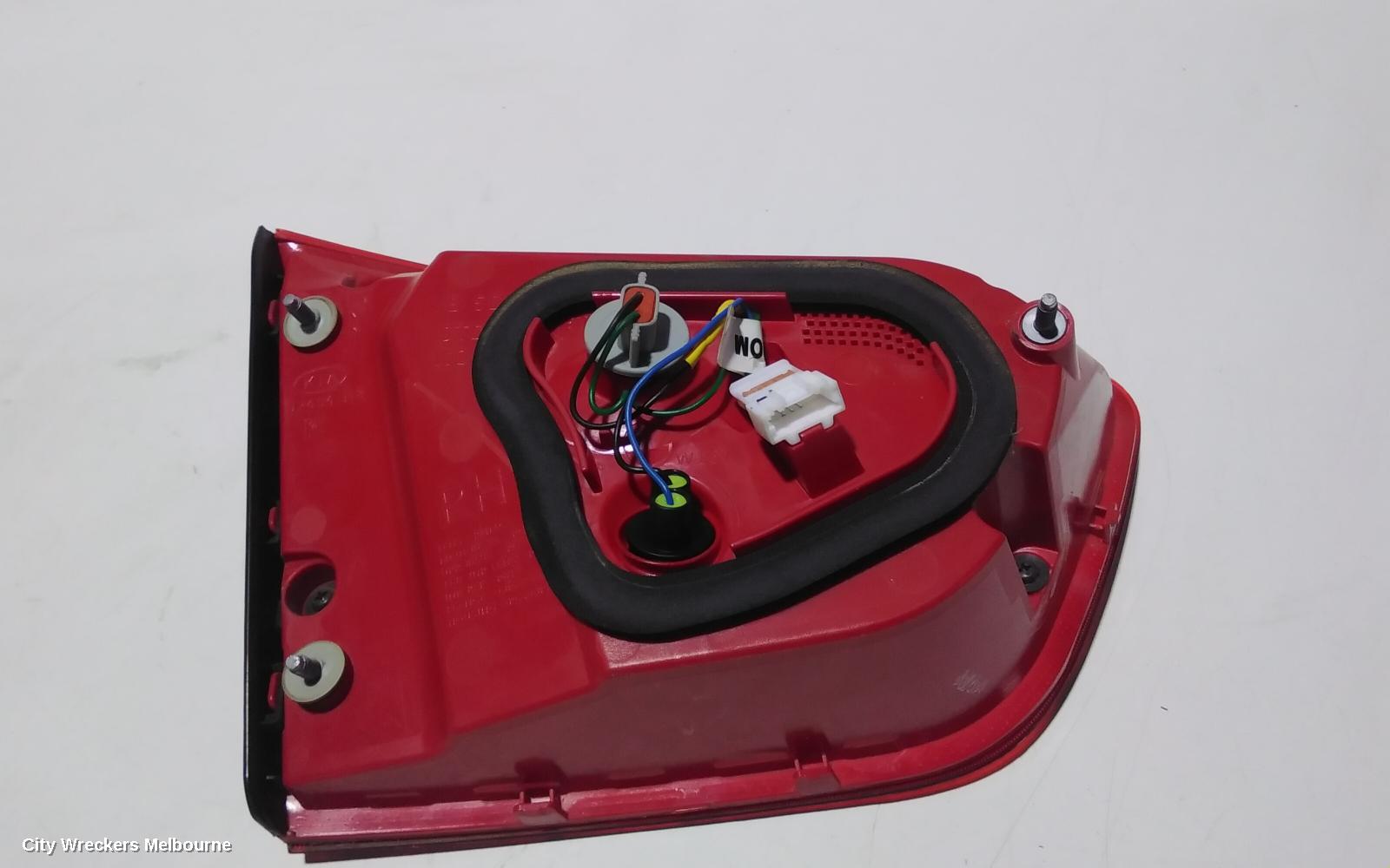 KIA RIO REAR GARNISH, TAILGATE LAMP (RH SIDE), YB, S/SI/SPORT, STANDARD TYPE, 12/2016 ONWARDS - Image 3