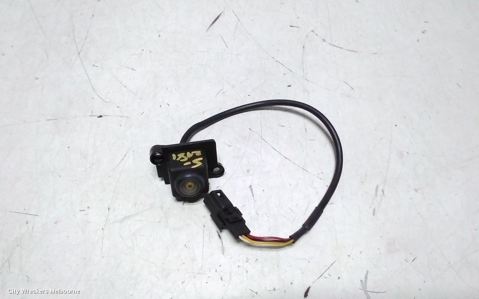 RENAULT TRAFIC REVERSE CAMERA, X82, REVERSE CAMERA (LEFT BARN DOOR MOUNTED), 01/2015 ONWARDS - Image 1