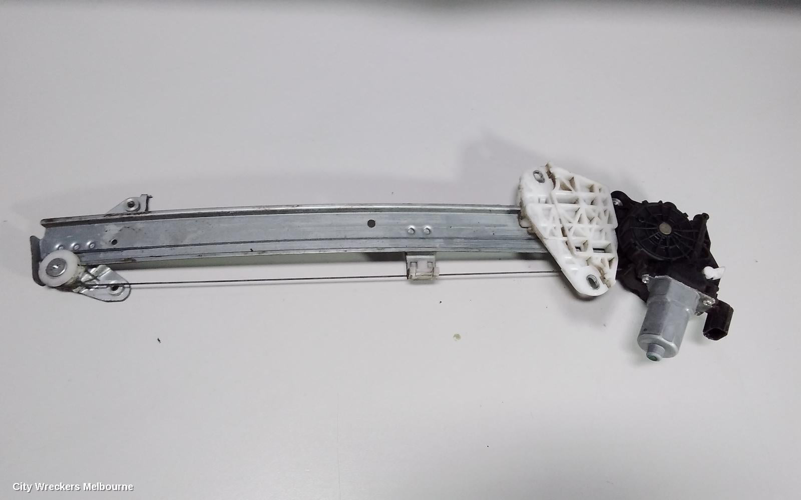 HONDA HRV LEFT FRONT WINDOW REG/MOTOR, RU, 12/2014 - 10/2021 - Image 2