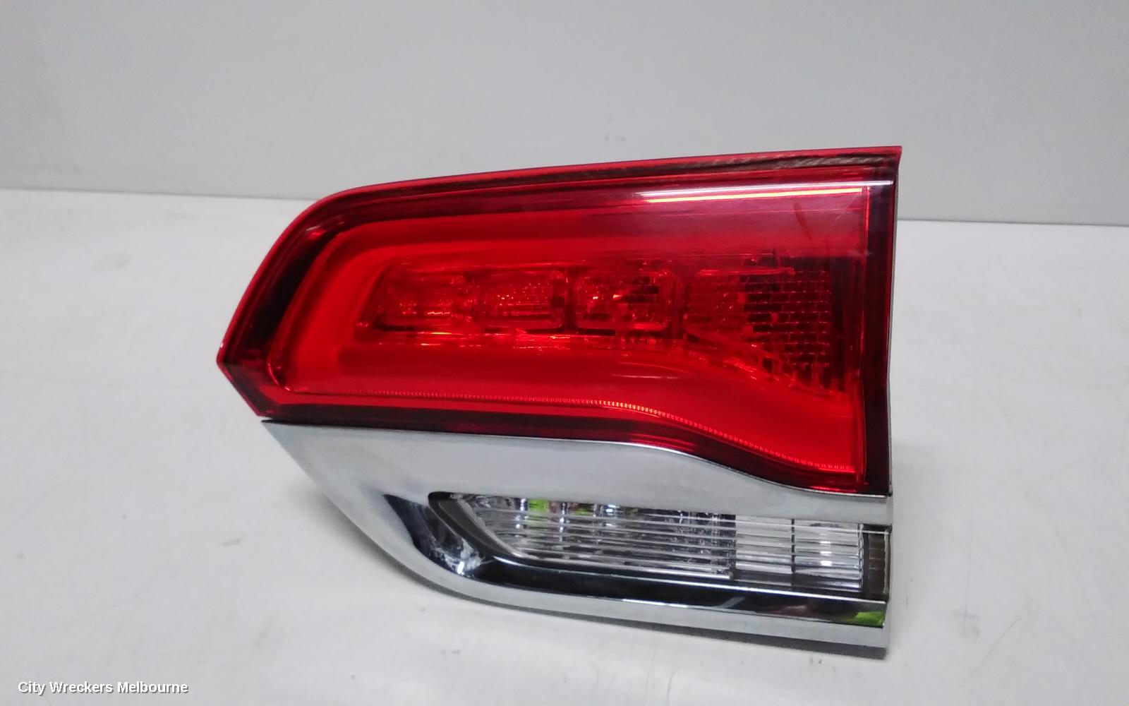 JEEP GRANDCHEROKEE REAR GARNISH, TAILGATE LAMP (RH SIDE), WK, LAREDO/OVERLAND/SUMMIT/LIMITED, CHROME BEZEL, 04/2013 - 02/2022 - Image 2