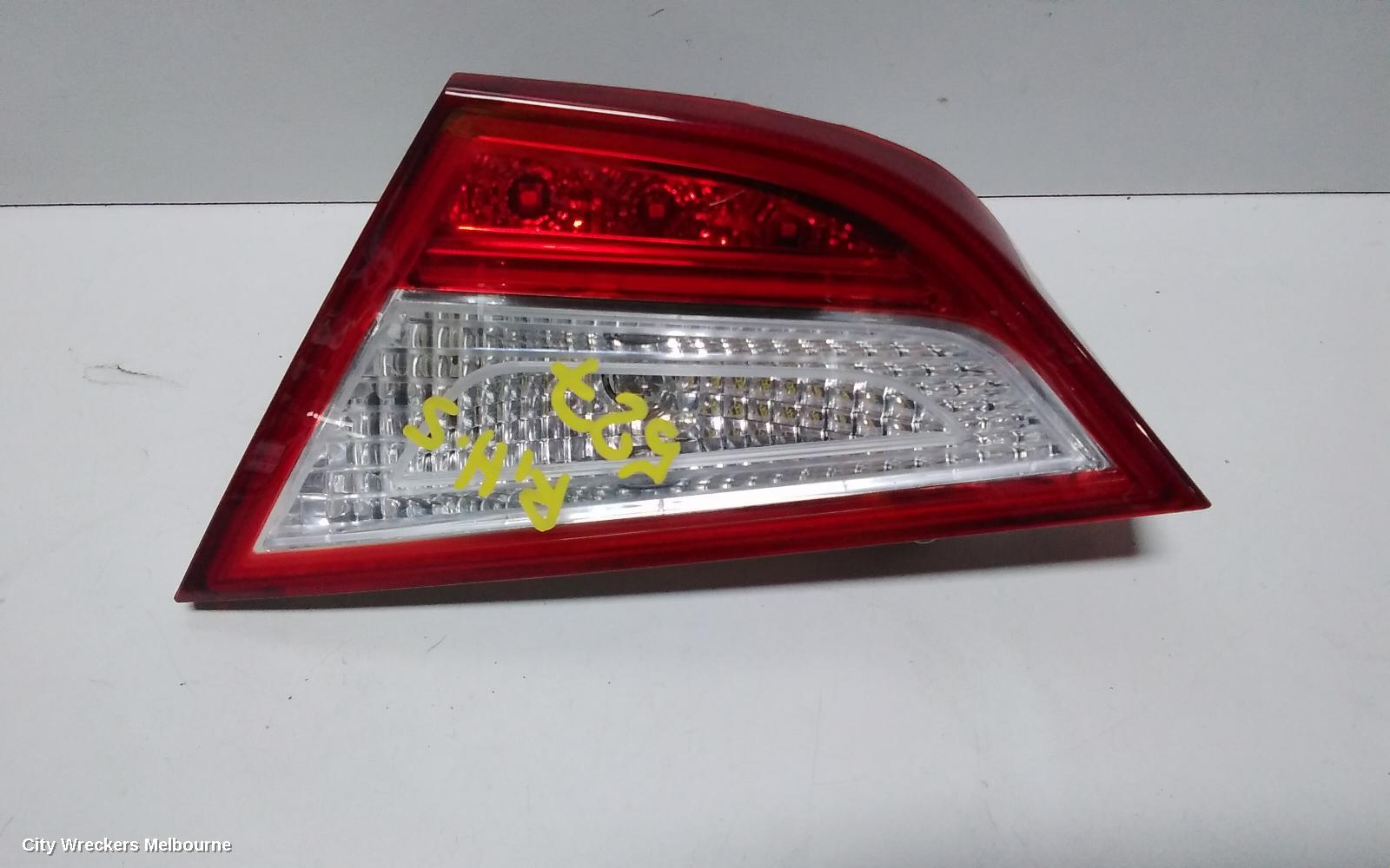 HYUNDAI I45 REAR GARNISH, BOOTLID LAMP (RH SIDE), YF, NON LED TYPE, 02/2010 - 05/2013 (AUS ONLY) - Image 2