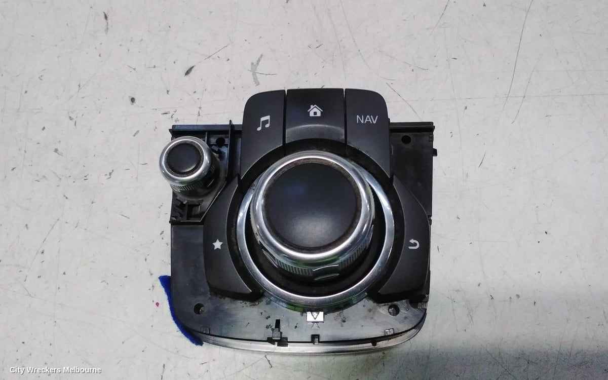 MAZDA 3, BN, 05/2016 - 02/2019, MAZDA 3 AUXILIARY USP PORT  ~ 904532410346: 148899 - Image 2