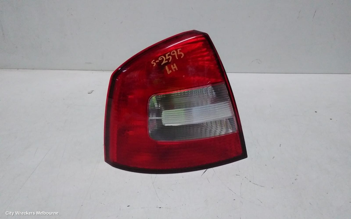 SKODA OCTAVIA LEFT TAILLIGHT, 1Z, LIFTBACK SEDAN, 05/2009 - 10/2013 - Image 1