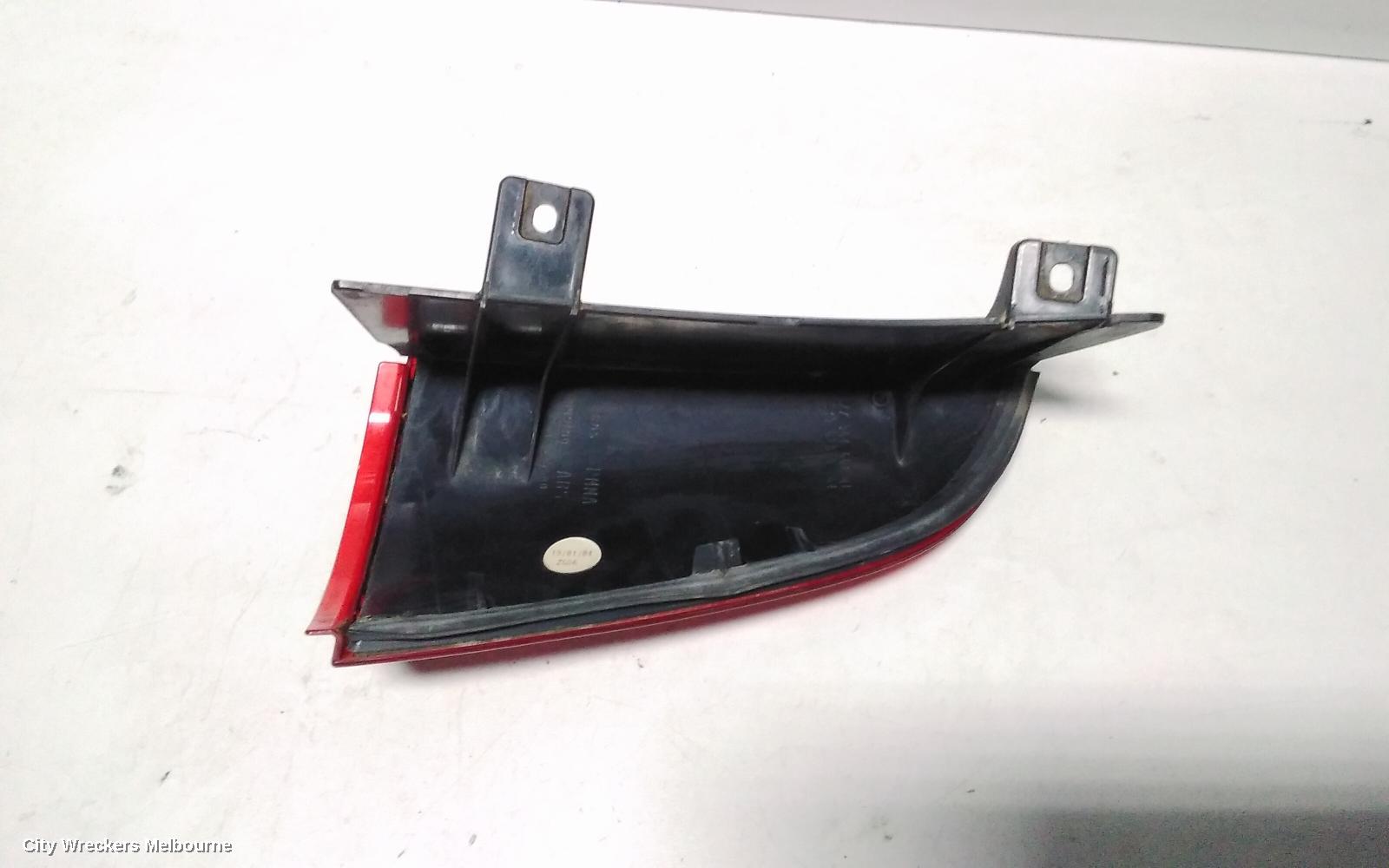 MERCEDES VITO LEFT TAILLIGHT, UPPER TAILGATE, 639, 04/2004 - 02/2015 - Image 2