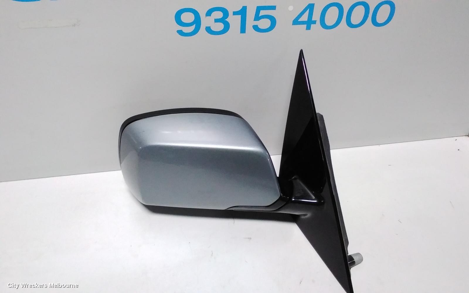 BMW X3 RIGHT DOOR MIRROR, MANUAL FOLD, NON MEMORY, AUTO DIP, GLOSS BLACK LINE, M PACK, E83, 06/2004 - 08/2009 - Image 3