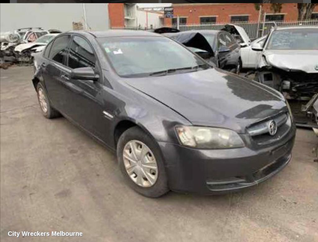 HOLDEN COMMODORE RIGHT DOOR MIRROR, VE, NON HEATED & NON PUDDLE LAMP TYPE, 08/2006 - 04/2013 - Image 1