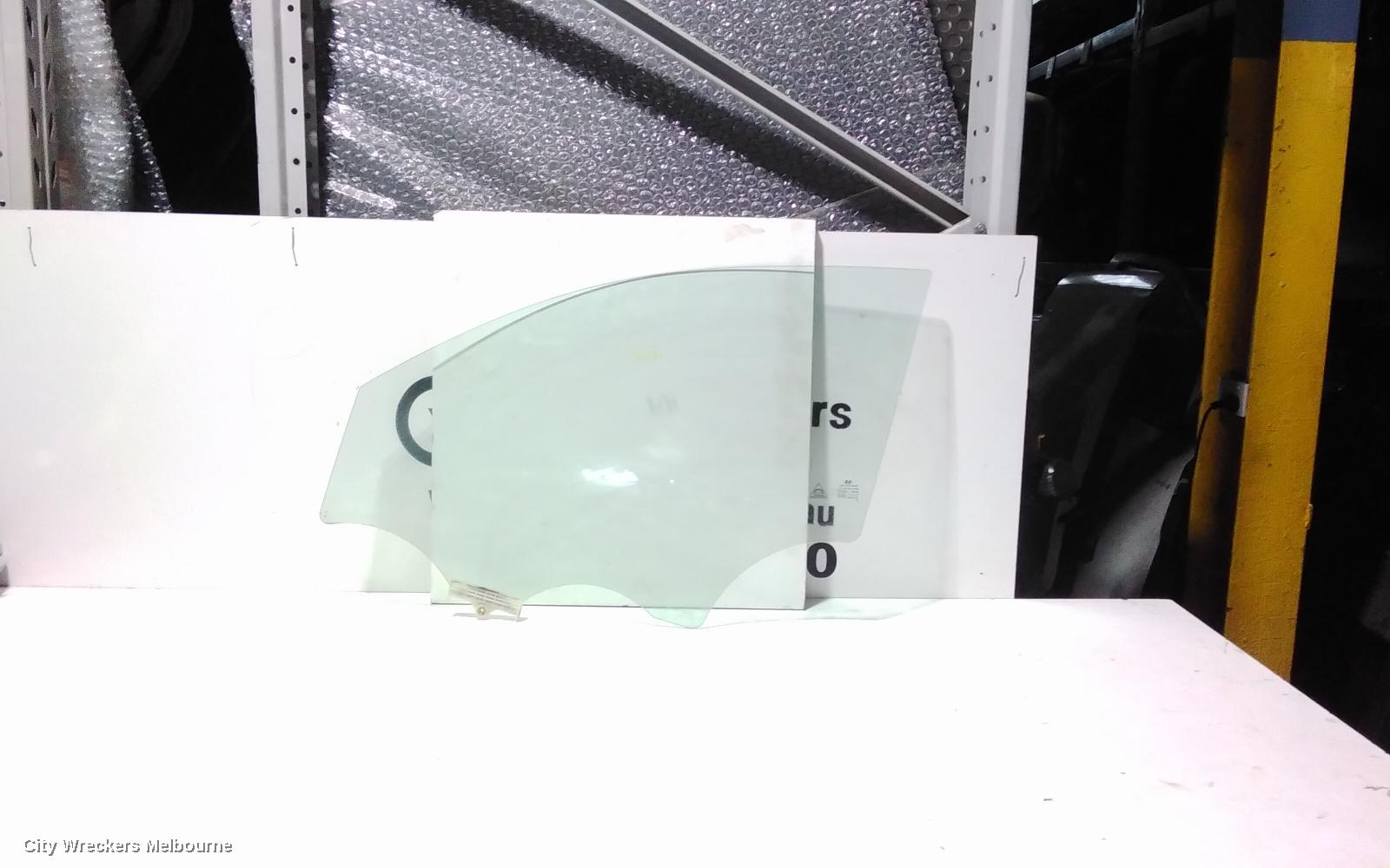 HYUNDAI TUCSON LEFT FRONT DOOR WINDOW, TL, 07/2015 - 01/2021 - Image 2
