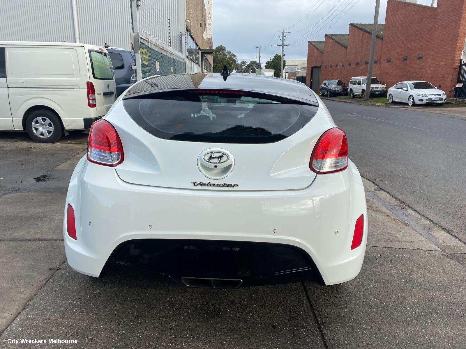 HYUNDAI VELOSTER BOOTLID/TAILGATE, TAILGATE, FS, NON WIPER, W/ GLOSS BLACK SPOILER TYPE, NON TURBO, 12/2011 - 02/2018 - Image 1