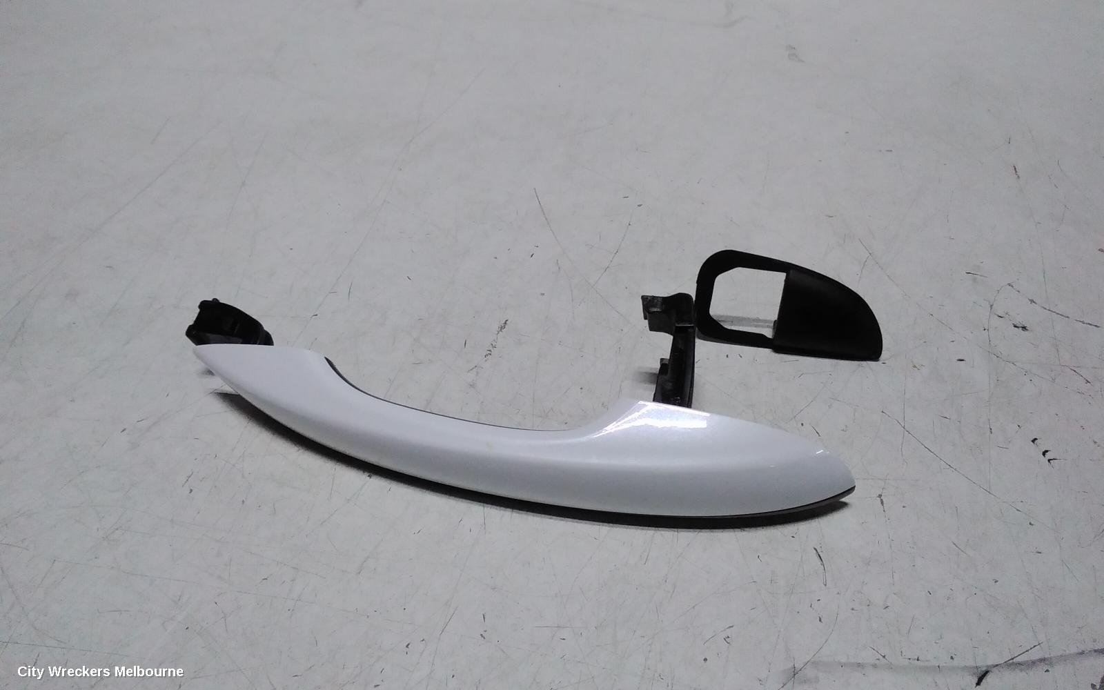 GENESIS GV70 DOOR HANDLE, OUTER, RH FRONT, W/ SPORT PACKAGE, COLOUR CODED, JK, 03/2021 ONWARDS - Image 1