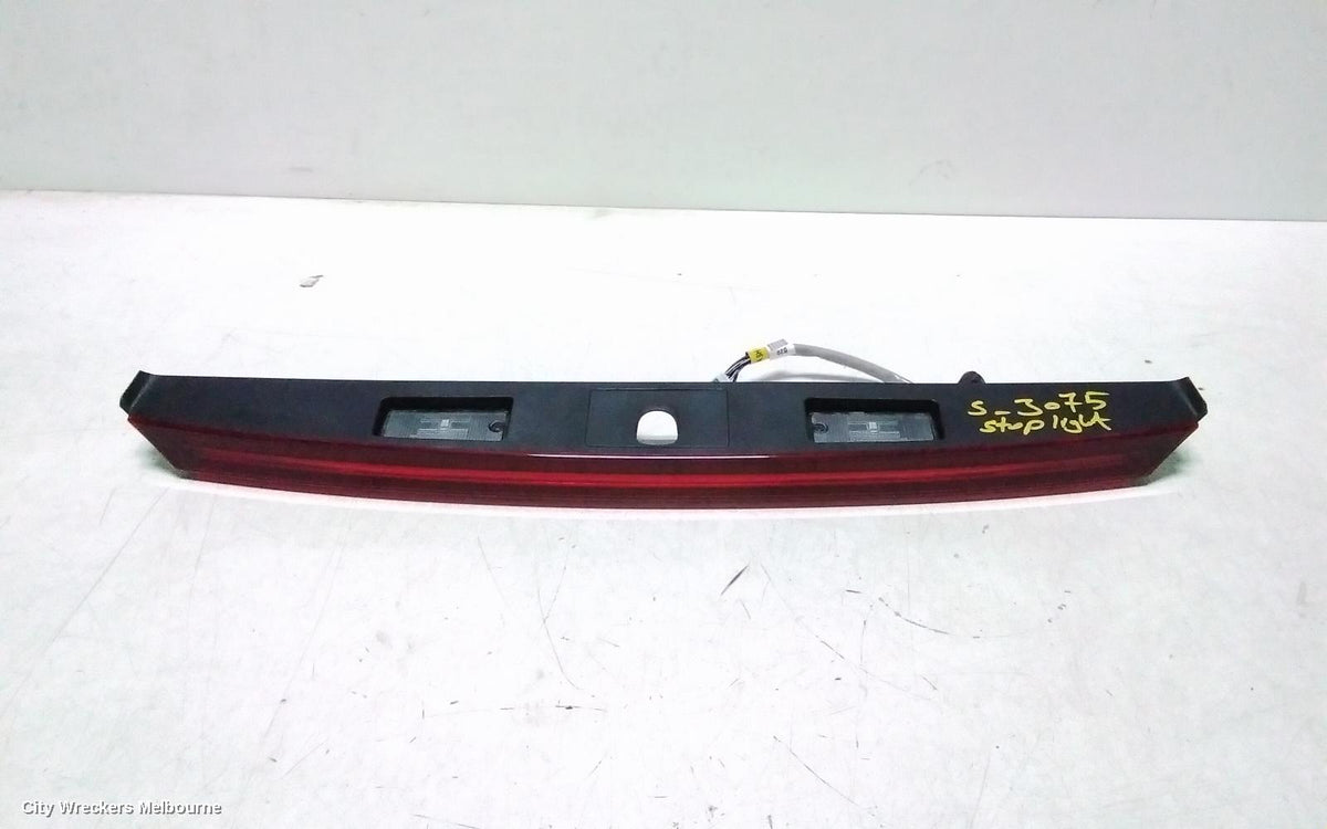 KIA CERATO REAR GARNISH, BOOTLID GARNISH W/ NUMBER PLATE LIGHT AND REVERSE CAMERA, BD, 04/2018 - 03/2021 - Image 1