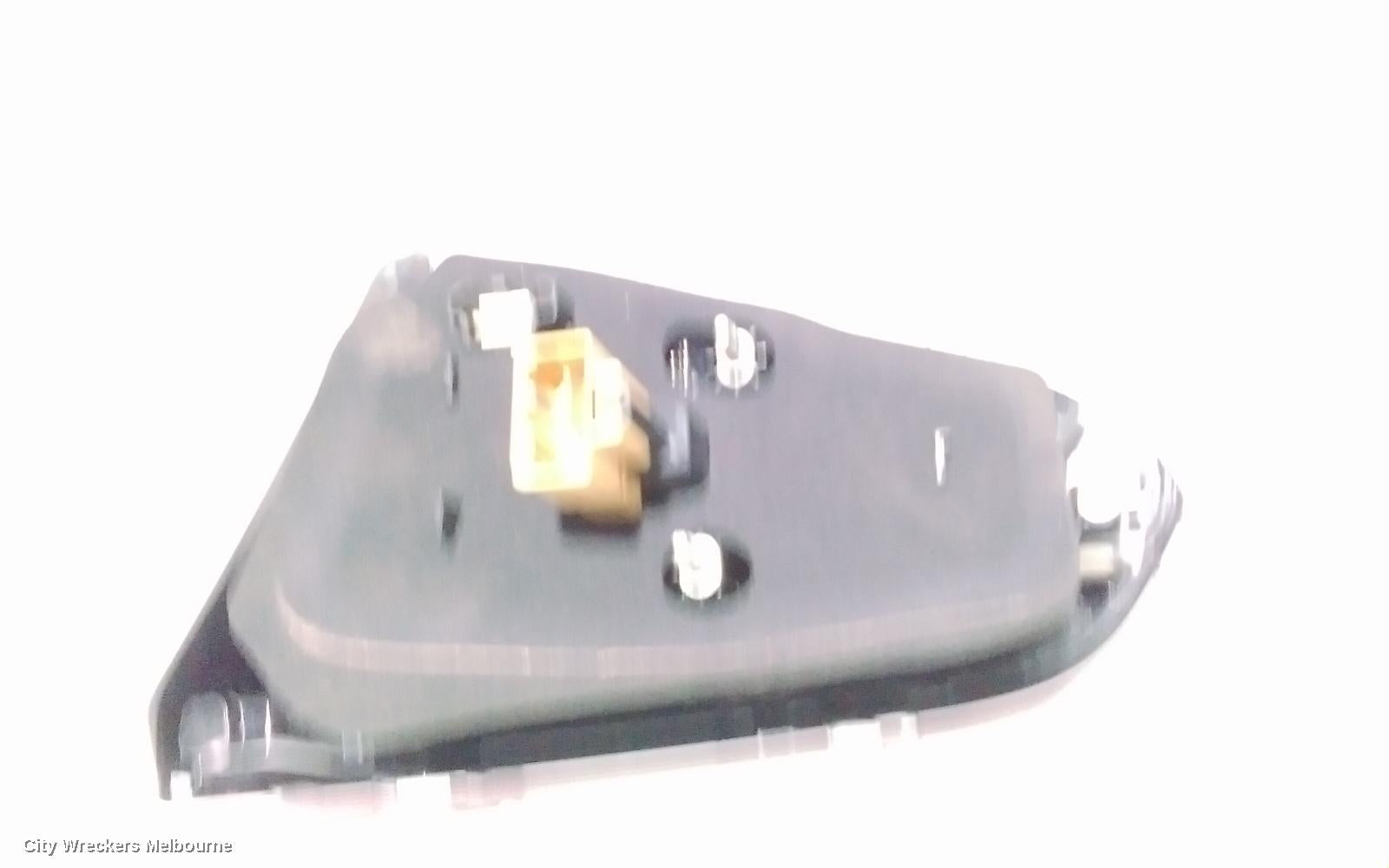 VOLKSWAGEN GOLF REAR GARNISH, TAILGATE LAMP (RH SIDE), GEN 7, HATCH, STANDARD/GTI, 03/2017 - 08/2020 - Image 3