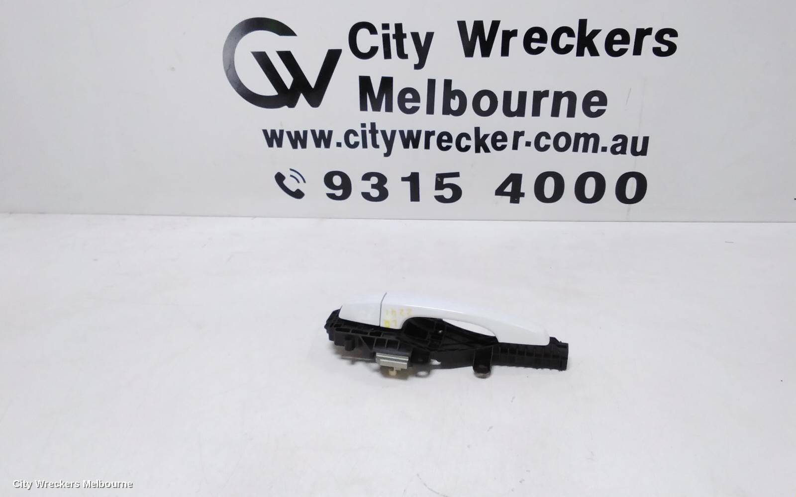 MG GS DOOR HANDLE, SAS2, 09/2016 - 08/2019 - Image 1