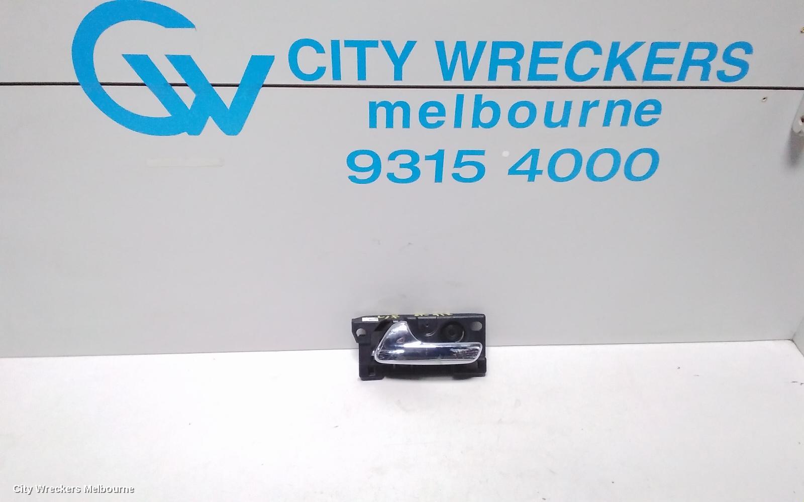 JEEP GRANDCHEROKEE DOOR HANDLE, INNER, LH FRONT, WK, 01/2011 ONWARDS - Image 1