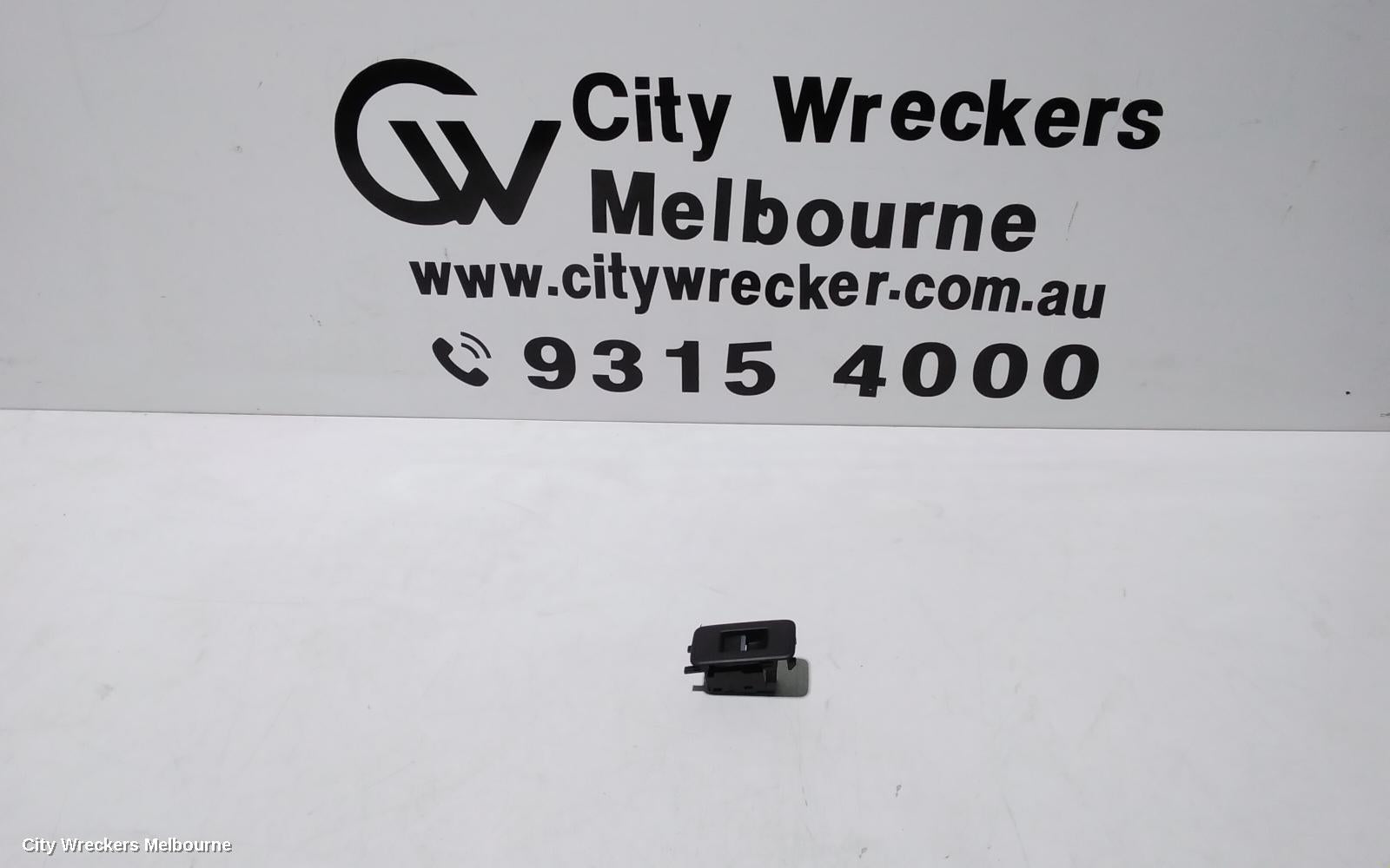 LAND ROVER RANGEROVER SPORT PWR DR WIND SWITCH, LH REAR, L494, 06/2013 - 04/2022 - Image 1