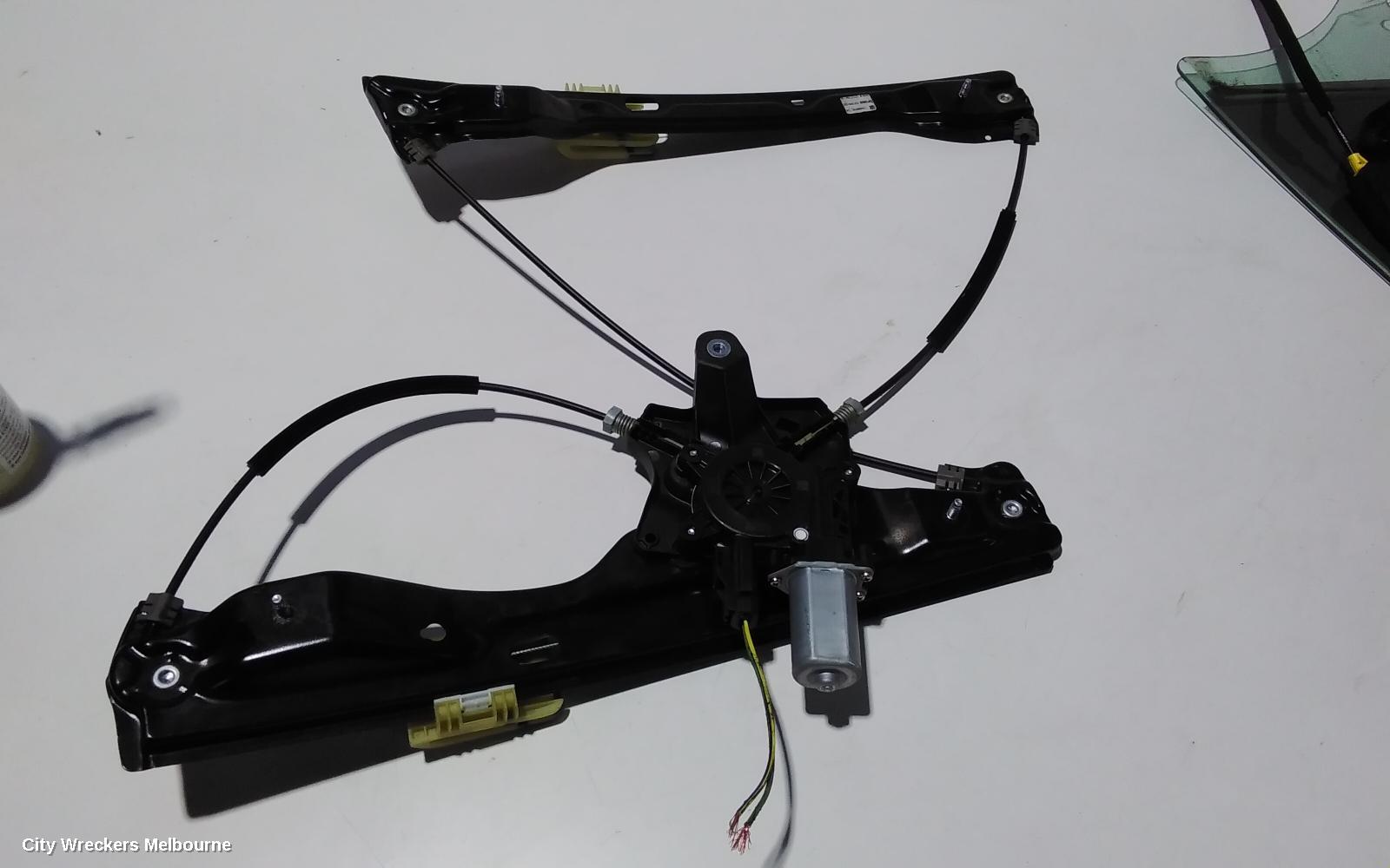 HOLDEN ASTRA LEFT FRONT WINDOW REG/MOTOR, BK-BL, 5DR HATCH/SEDAN, 09/2016 - 12/2020 - Image 1