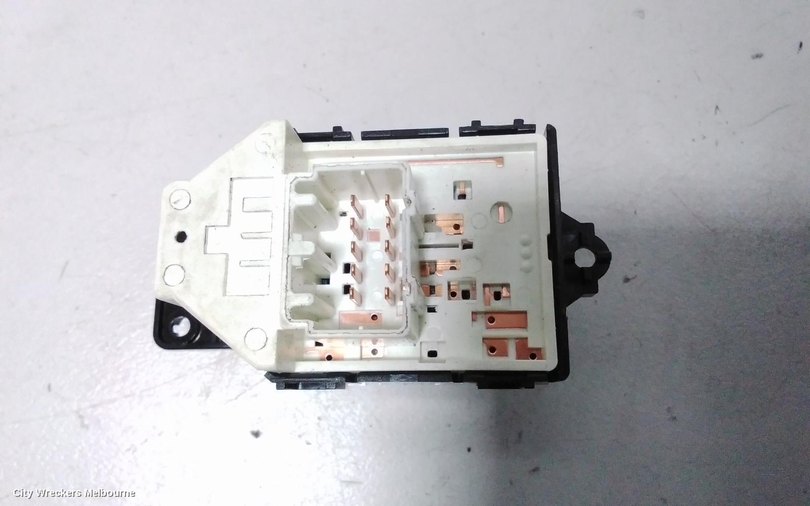 HYUNDAI I30, GD, 05/2012 - 04/2017, MIRROR SWITCH: 77272 - Image 2