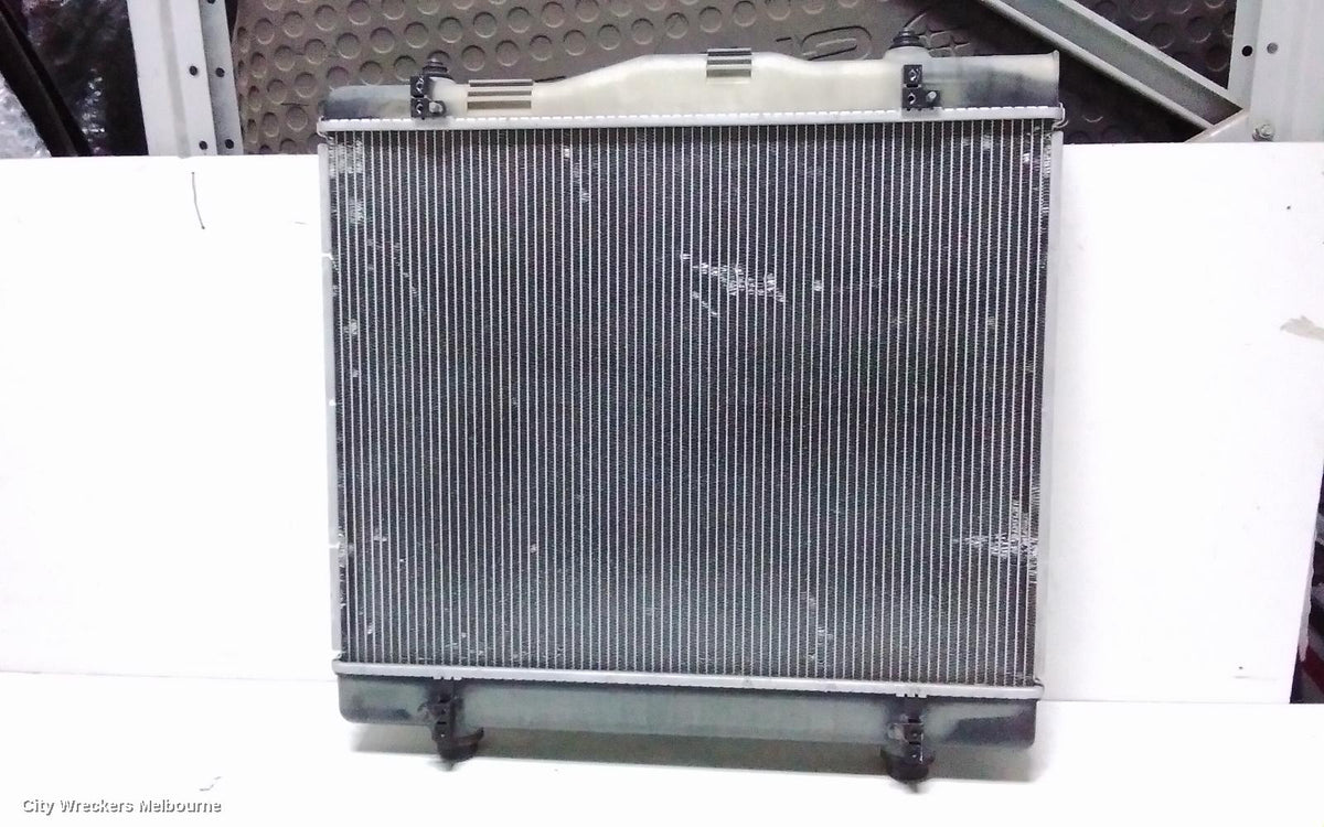 TOYOTA HIACE RADIATOR, AUTO, 2.7, 2TR-FE, PETROL, TRH, 01/2005 - 04/2019 - Image 1