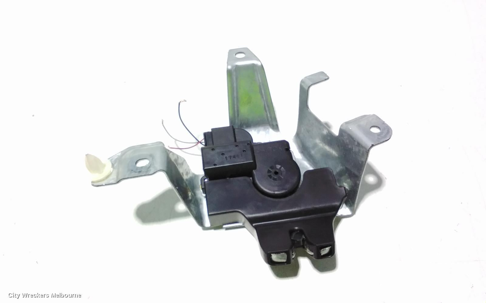TOYOTA KLUGER DOOR/BOOT/GATE LOCK, TAILGATE LOCK, NON POWER TAILGATE TYPE, GSU50/GSU55, 12/2013 - 02/2021 - Image 1