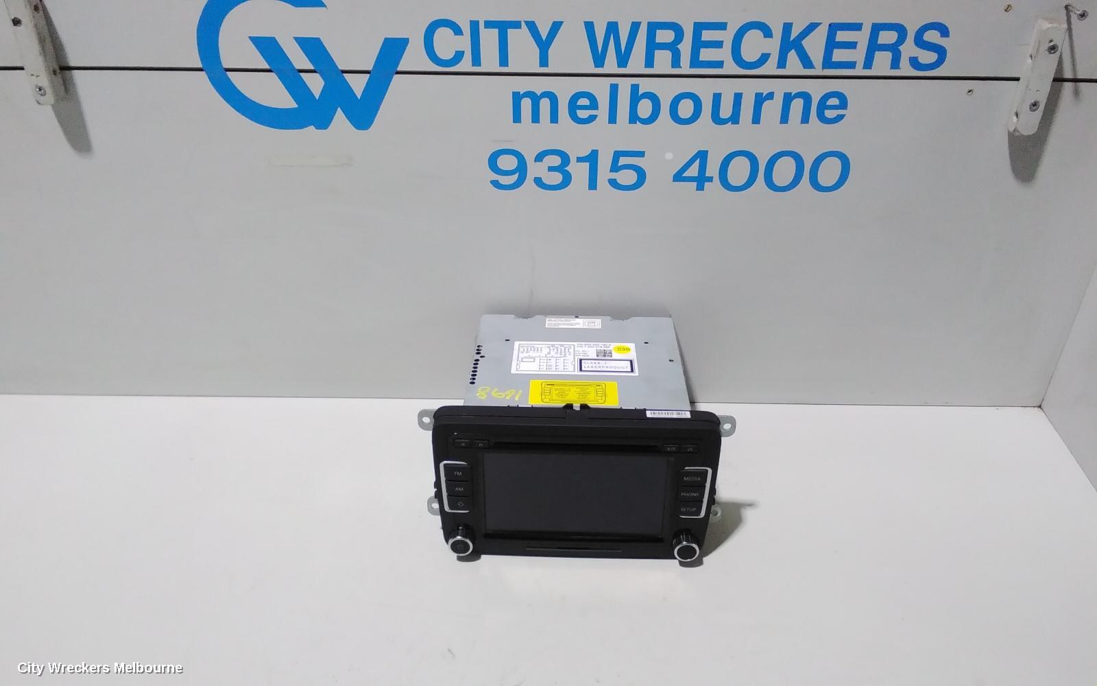 VOLKSWAGEN PASSAT RADIO/CD/DVD/SAT/TV, DISPLAY & HEAD UNIT (RCD510), 3C/MK6 B6-B7/3CC, 03/2006 - 12/2016 - Image 1