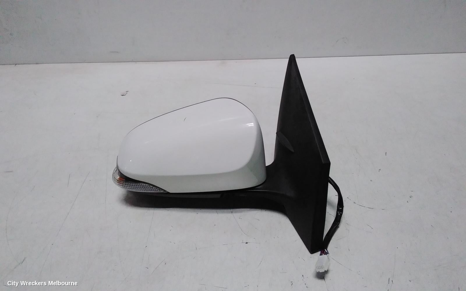 TOYOTA COROLLA RIGHT DOOR MIRROR, ZRE172R, SEDAN, 7 PIN PLUG TYPE, 12/2013 - 06/2019 - Image 1