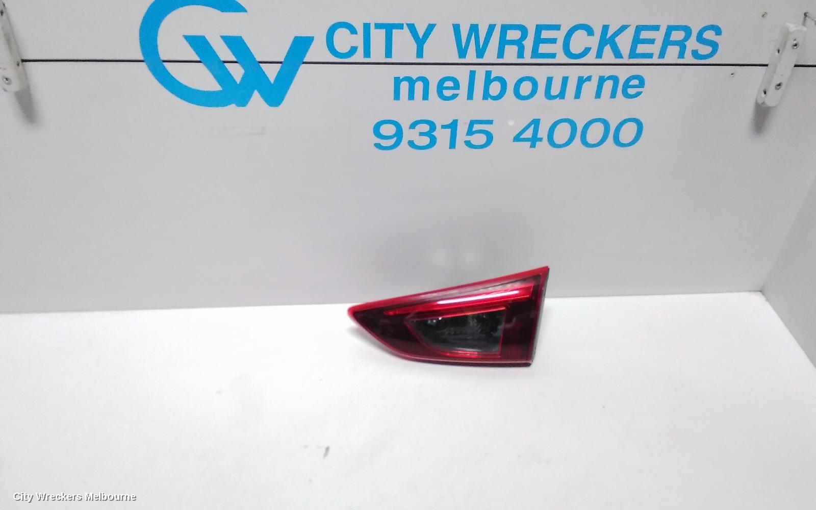 MAZDA CX3 REAR GARNISH, TAILGATE LAMP (RH SIDE), NON LED TYPE, DK, 03/2015 ONWARDS - Image 1