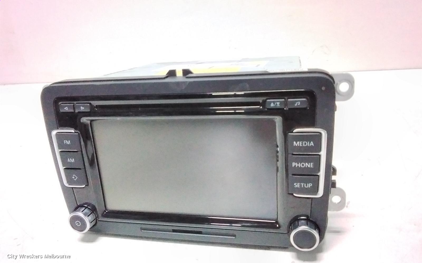 VOLKSWAGEN POLO RADIO/CD/DVD/SAT/TV, DISPLAY UNIT, 5.0IN COMPOSITION COLOUR, NON SAT NAV TYPE, 6R, 05/2010 - 09/2017 - Image 3