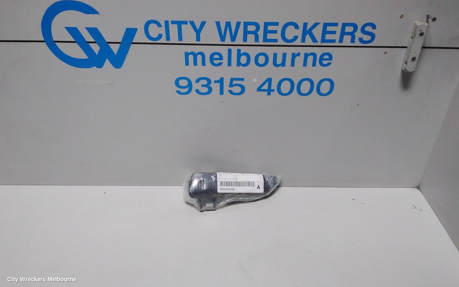 TOYOTA HIACE DOOR HANDLE, OUTER, LH FRONT, TRH/KDH, 03/2005 - 04/2019 - Image 3