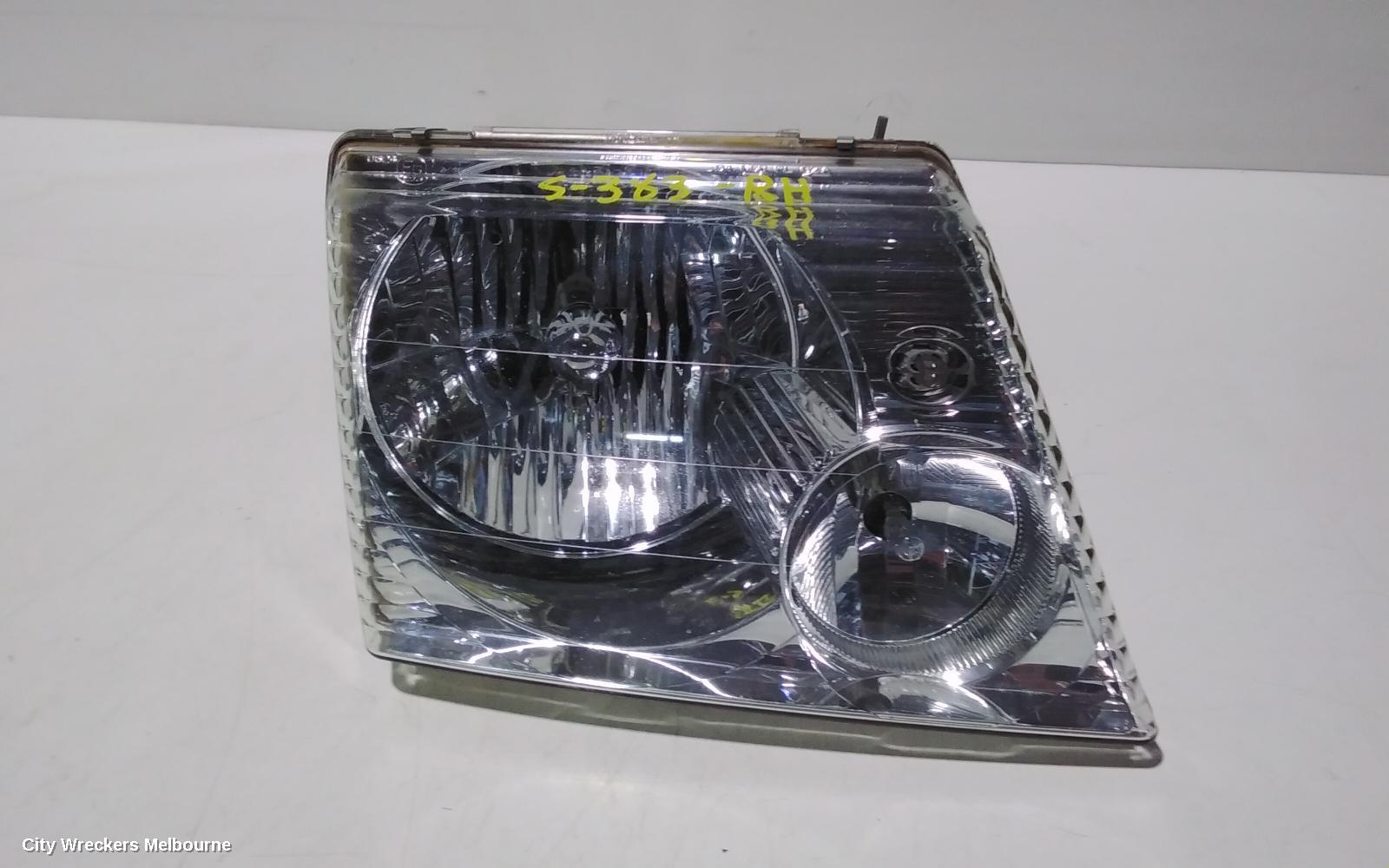 FORD EXPLORER RIGHT HEADLAMP, UT-UZ, 10/2001 - 08/2005 - Image 1