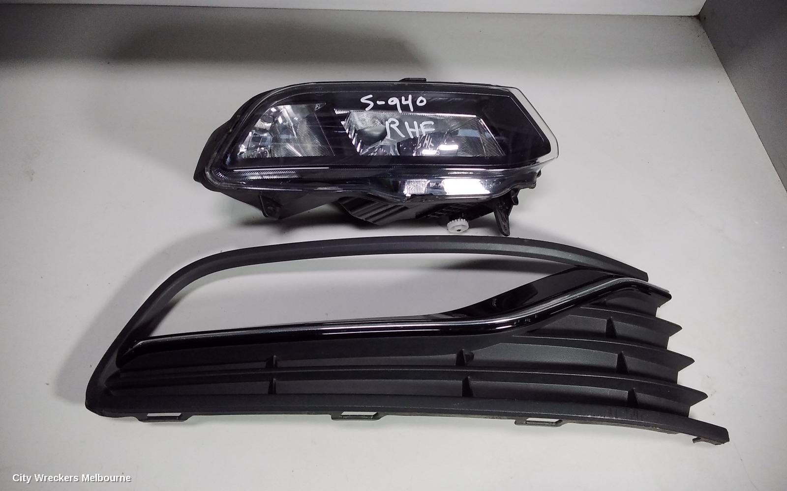 VOLKSWAGEN POLO RIGHT INDICATOR/FOG/SIDE, BUMPER FOGLAMP, W/ DAYTIME RUNNING LAMP, 6R, 05/2014 - 09/2017 - Image 1