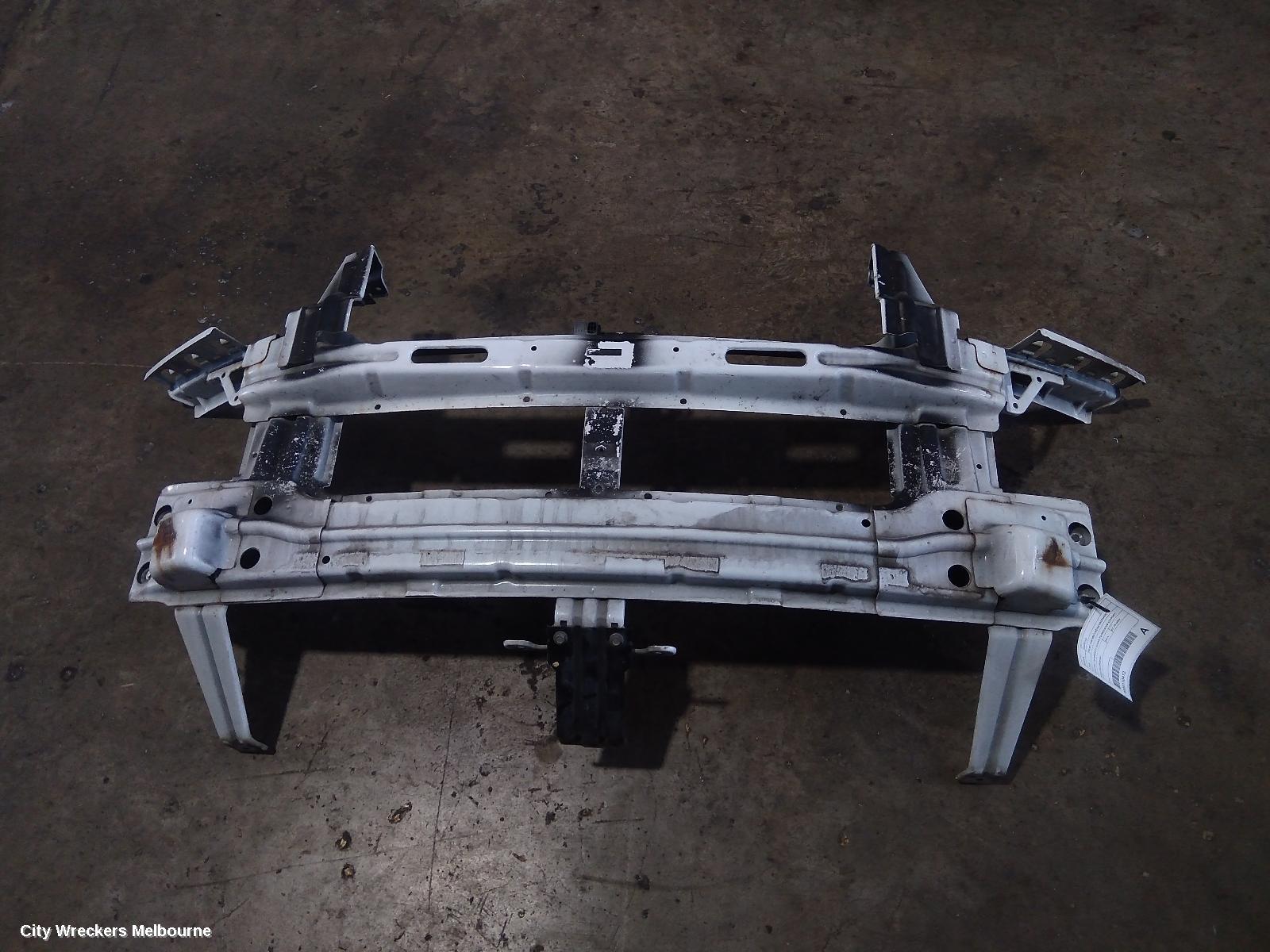 HOLDEN CAPTIVA F/BAR REINFORC/BRACK, STEEL BOLT ON BRACKET GUARD TO RADIATOR SUPPORT, CG, CAPTIVA 7, 01/2011 - 09/2015 - Image 2