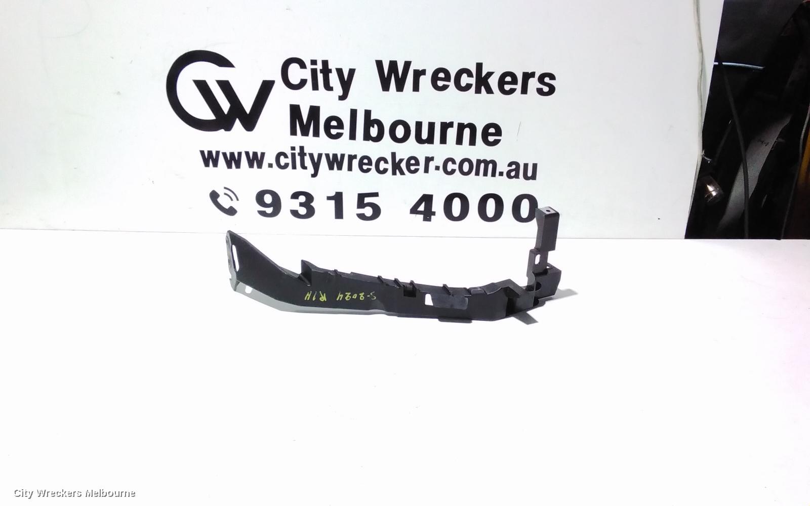 MAZDA CX30, DM, 10/2019 ONWARDS, RIGHT HEADLIGHT BRACKET : 104955 - Image 1