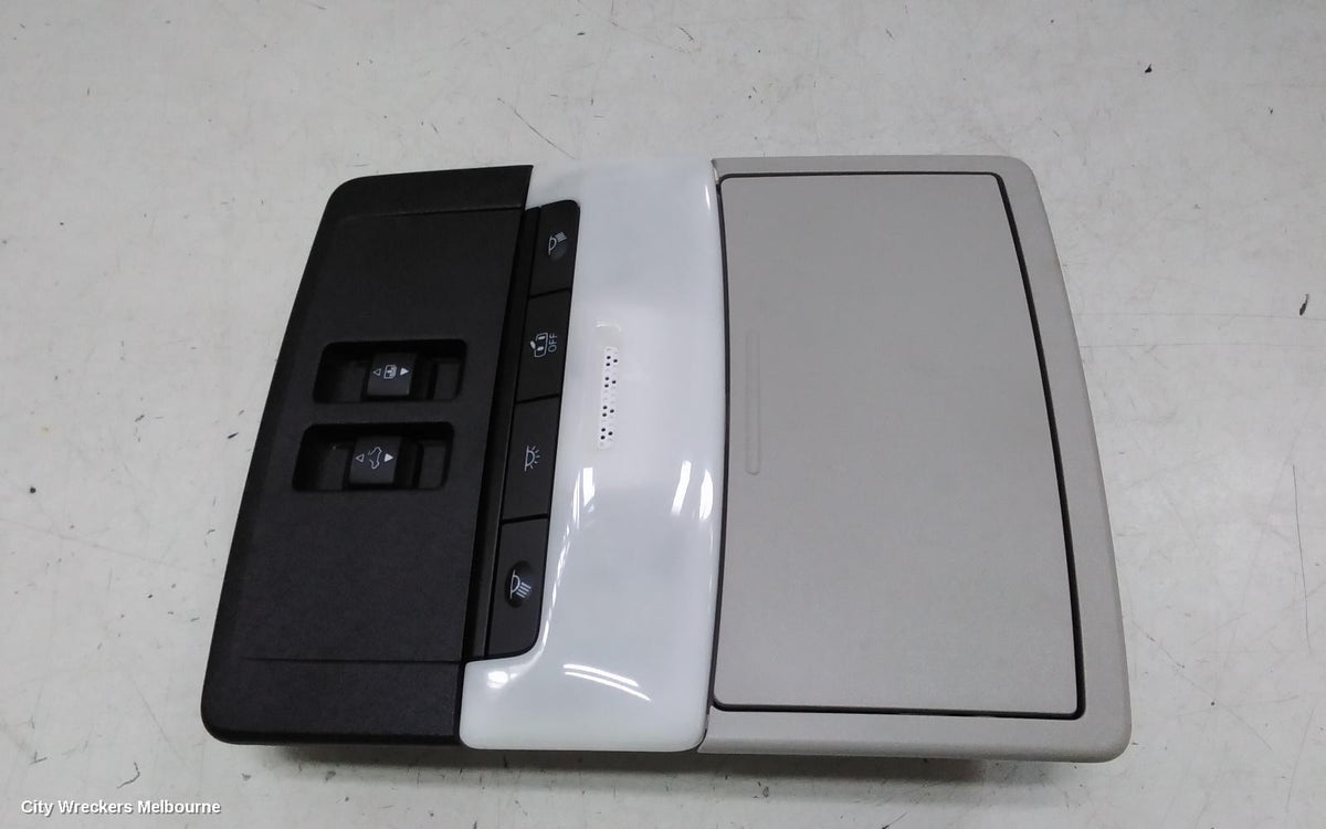 MITSUBISHI OUTLANDER COURTESY LIGHT, ZM, 08/2021 ONWARDS - Image 3