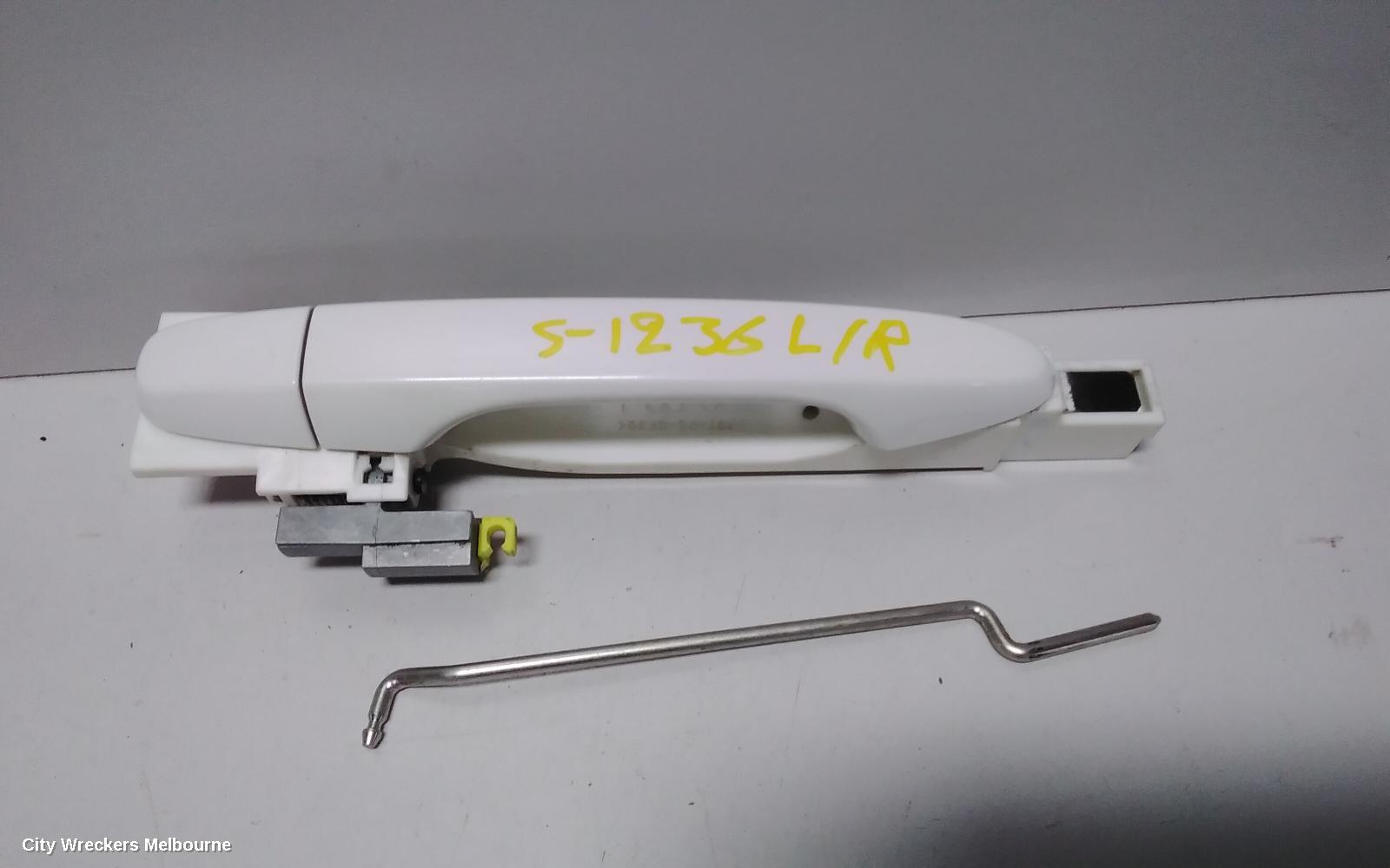 HONDA CRV DOOR HANDLE, OUTER, LH REAR, COLOUR CODED, RM, 11/2012 - 04/2017 - Image 2