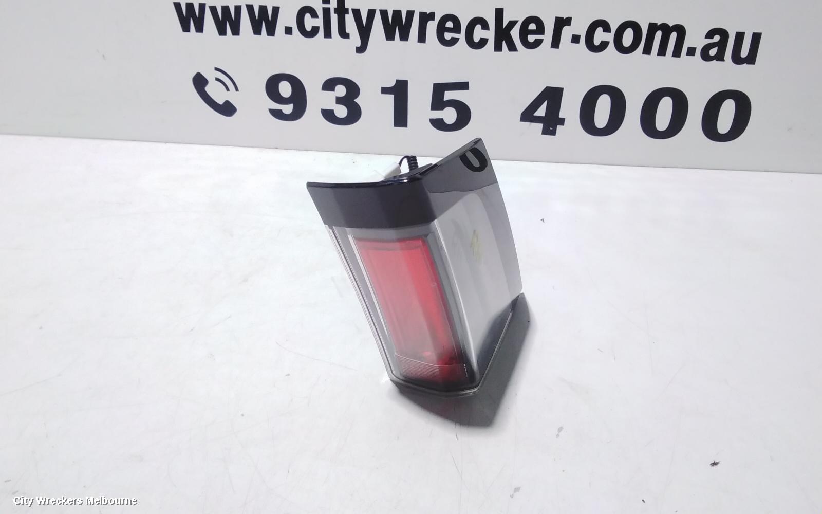 HONDA CIVIC REAR GARNISH, TAILGATE LAMP (RH SIDE), 10TH GEN, HATCH, 02/2017 ONWARDS - Image 2