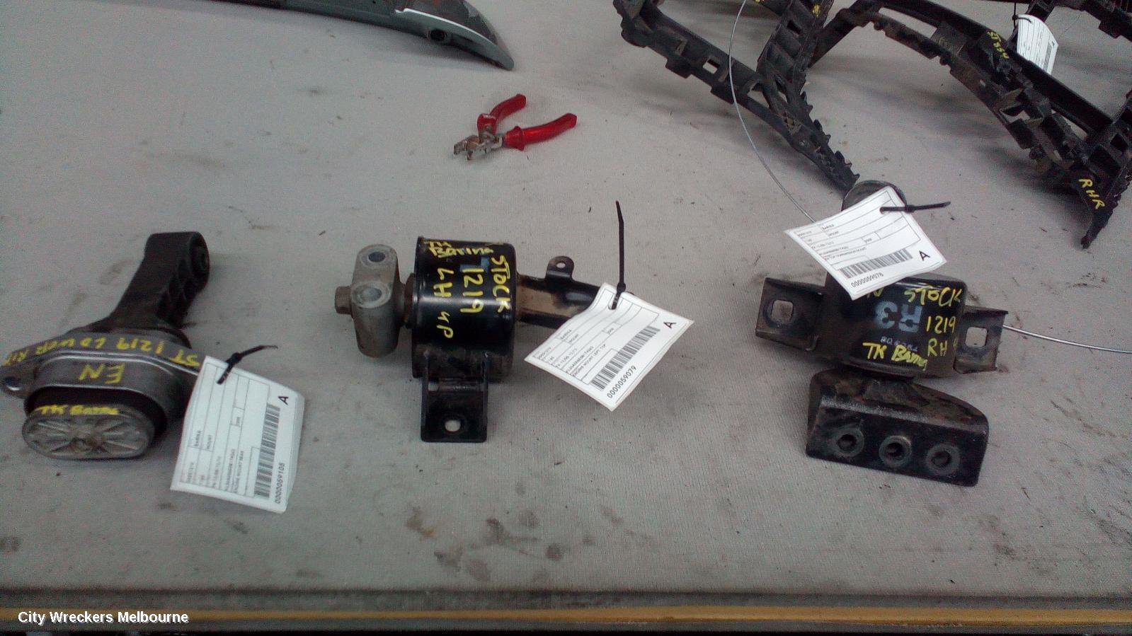 HOLDEN BARINA MOUNT, ENGINE MOUNT, LEFT, PETROL, 1.6, F16D3, TK, 12/2005 - 12/2012 - Image 2