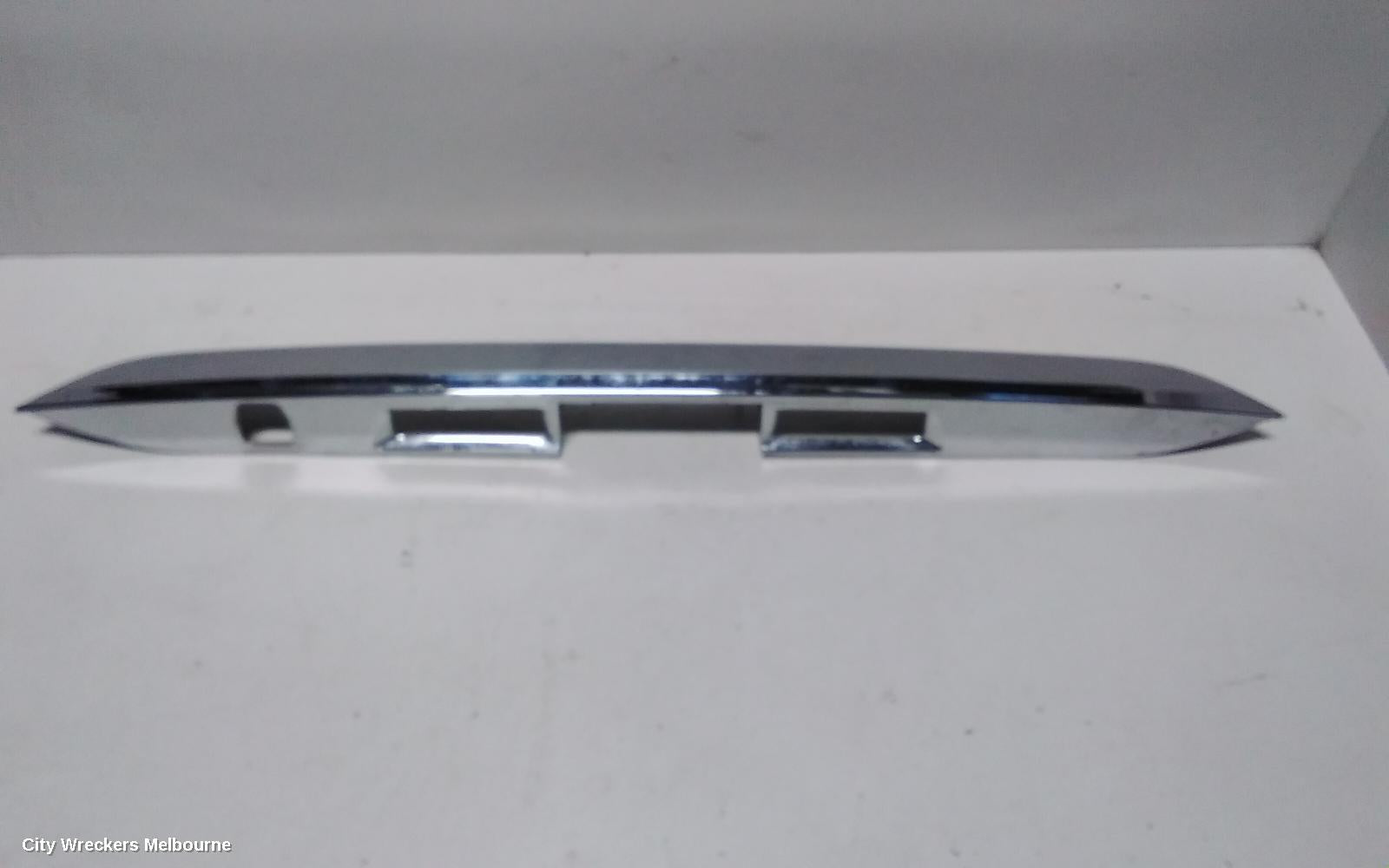 TOYOTA TARAGO REAR GARNISH, TAILGATE GARNISH (CENTRE), ACR50R/GSR50R, 12/2008 - 06/2020 - Image 3