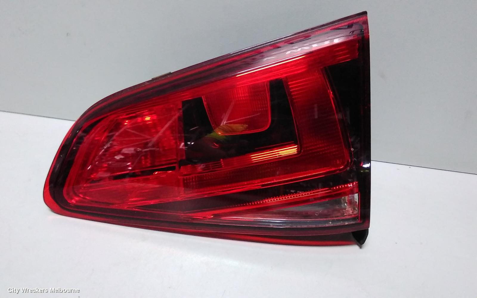VOLKSWAGEN GOLF REAR GARNISH, TAILGATE LAMP (LH SIDE), GEN 7, HATCH, NON GTI, TINTED TYPE, 12/2012 - 03/2017 - Image 3