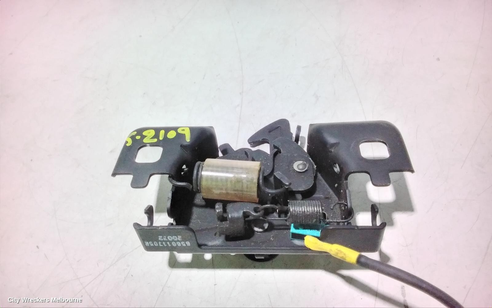 MITSUBISHI EXPRESS BONNET LOCK/SUPPORT, SN, 03/2020 - 12/2022 - Image 2