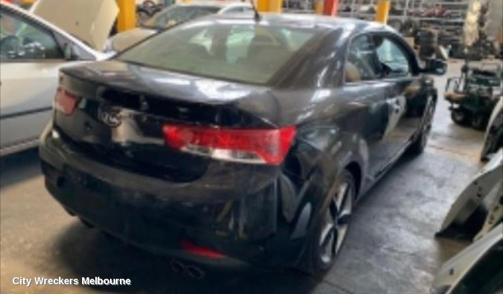 KIA CERATO RIGHT FRONT DOOR, TD, COUPE/KOUP, 07/2009 - 03/2013 - Image 2