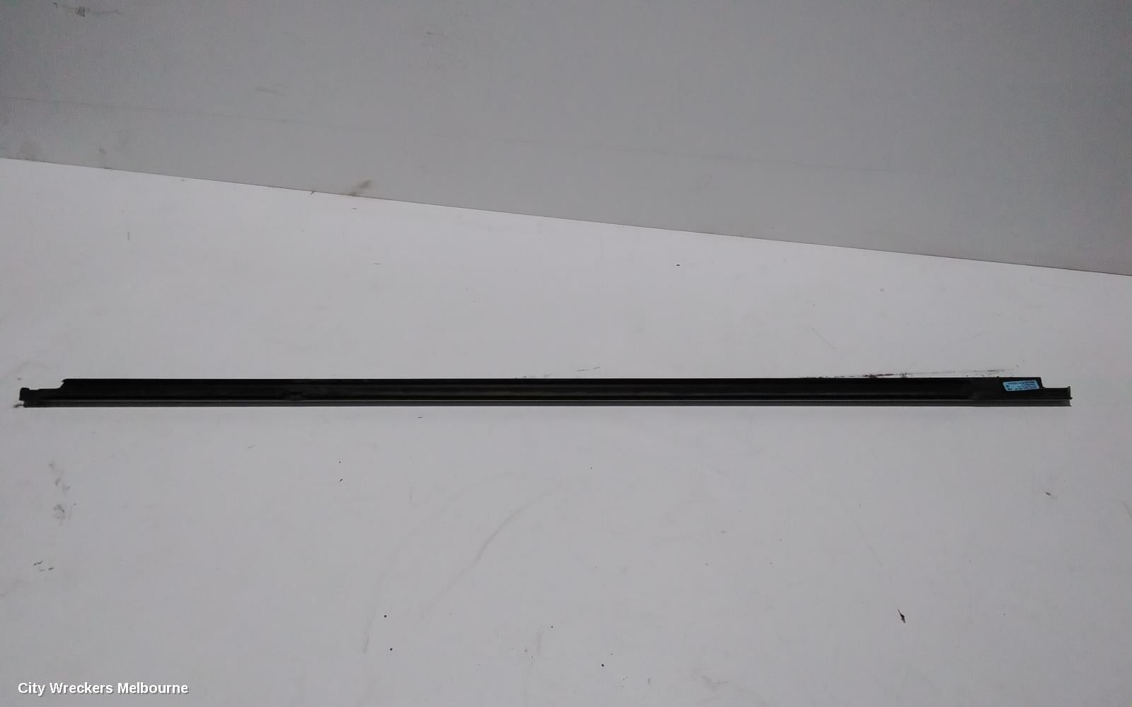 VOLKSWAGEN TIGUAN DOOR MOULD, RHR UPPER CHROME MOULD: 87491, 5NA, 06/2016 - 02/2024 - Image 2