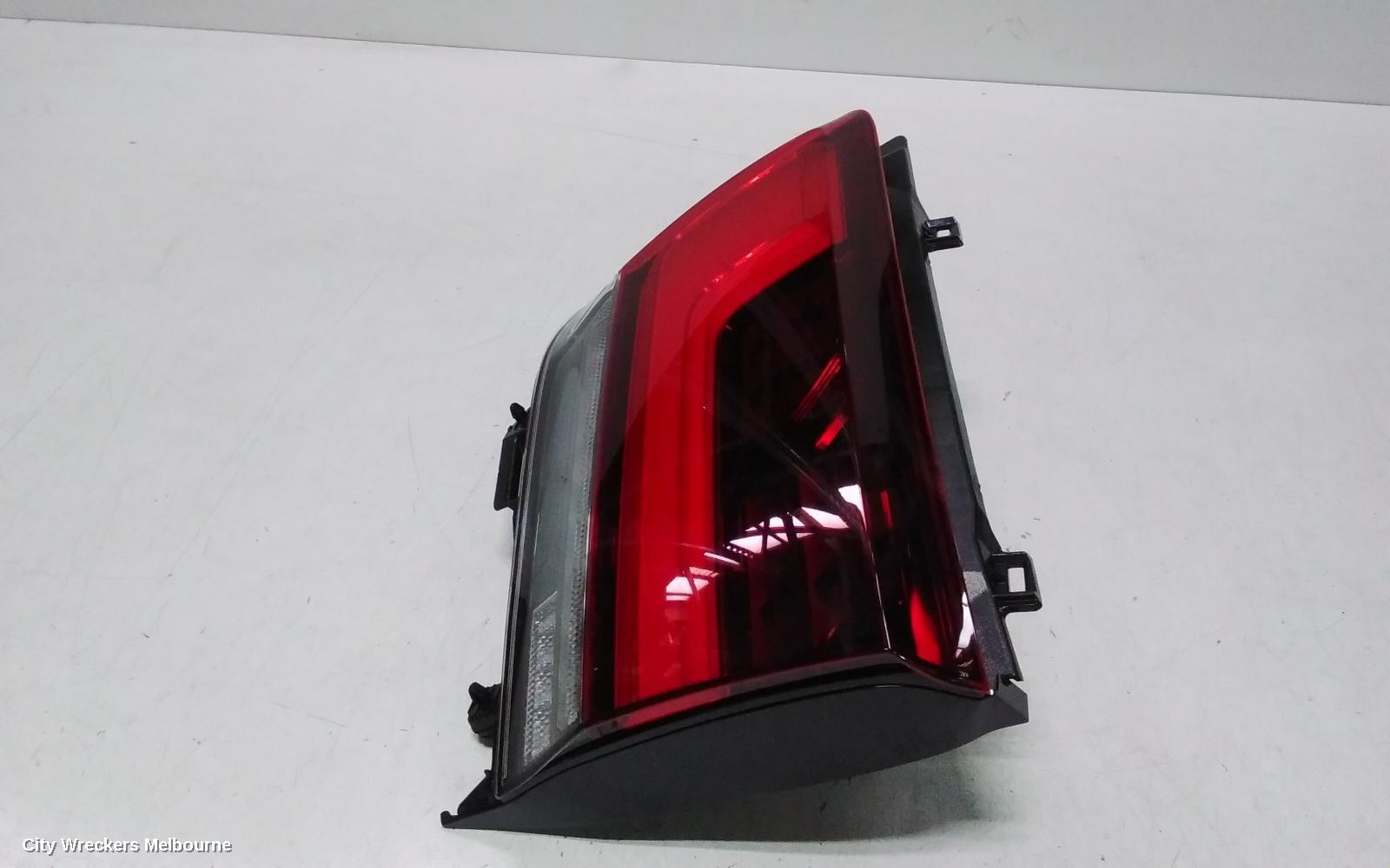 TOYOTA LANDCRUISER REAR GARNISH, 300 SERIES, TAILGATE LAMP (RH SIDE), W/ LED, LED TURN SIGNAL, DYNAMIC TURN SIGNAL TYPE, 04/2021 ONWARDS - Image 3