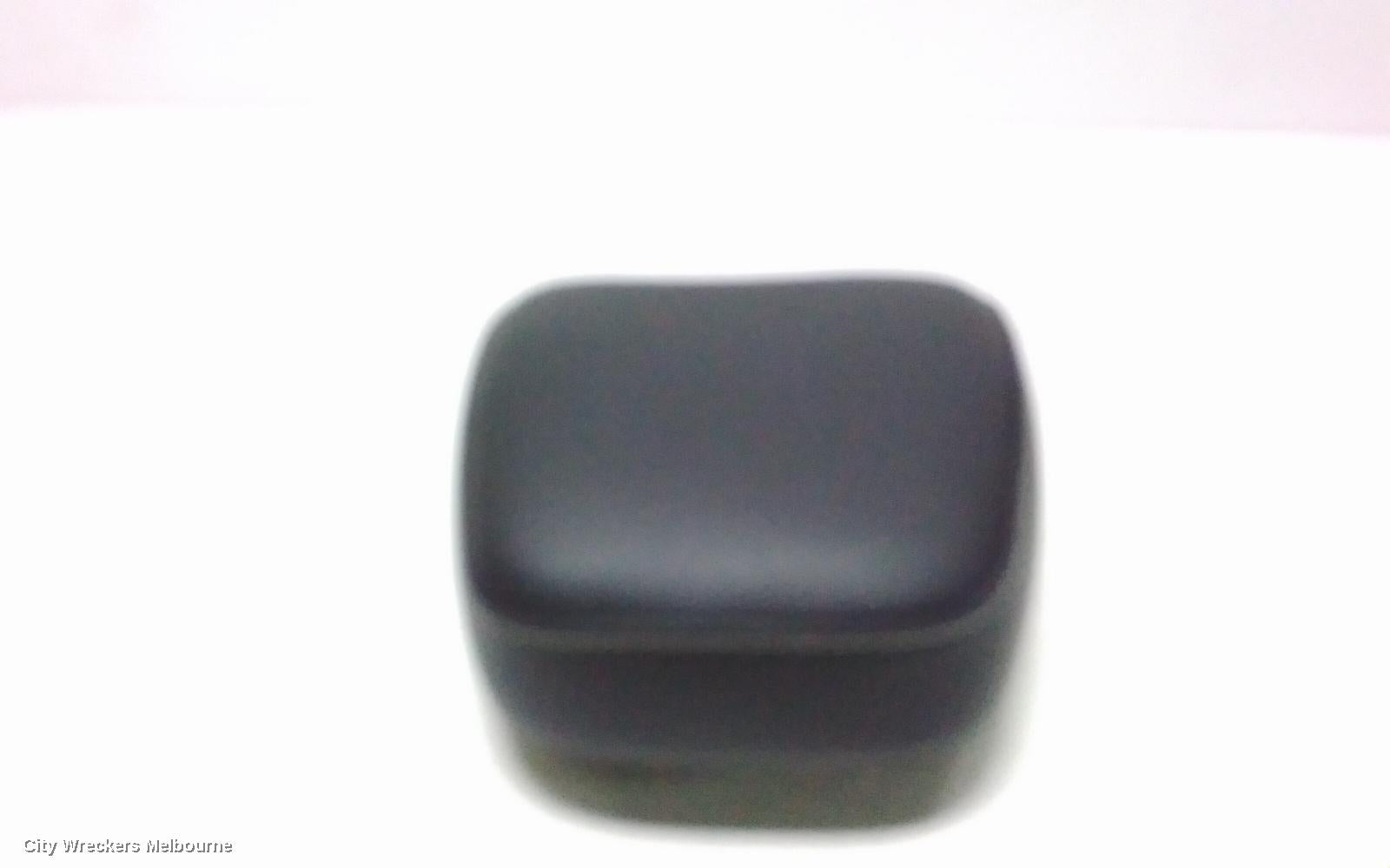 FIAT FREEMONT HEADREST, RH REAR, LEATHER, JF, 04/2013 - 01/2017 - Image 2