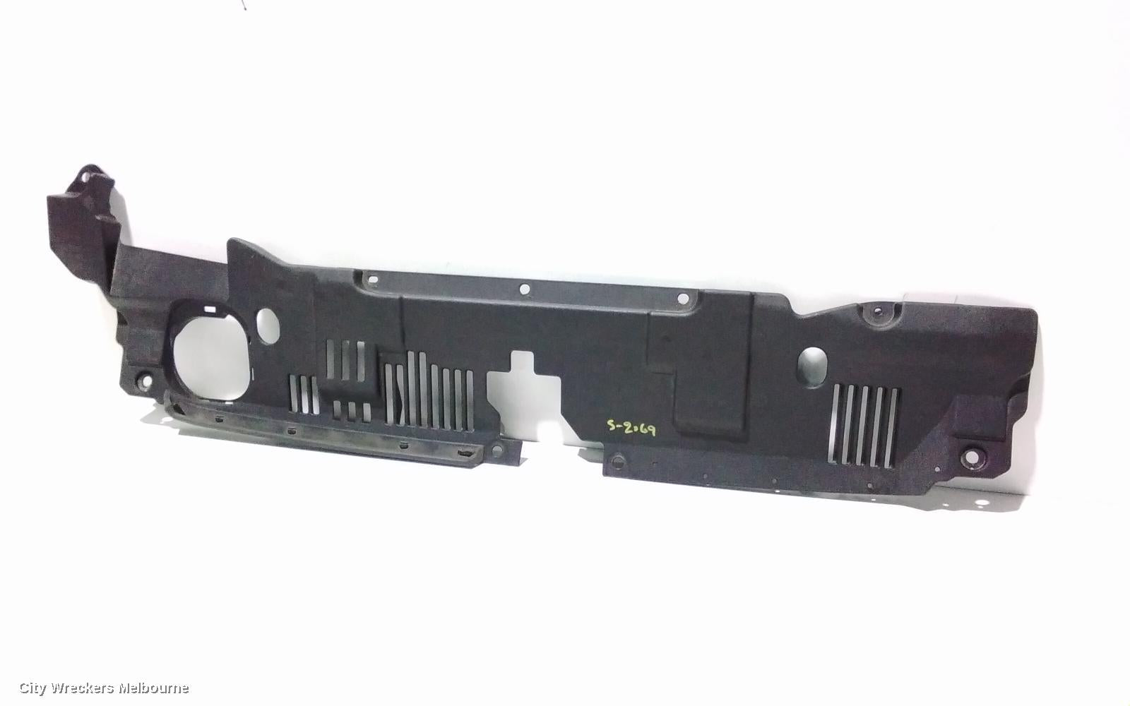 TOYOTA HIACE, 300 SERIES, 02/2019 ONWARDS, TOP RADIATOR PLASTIC PANEL: 94190 - Image 2