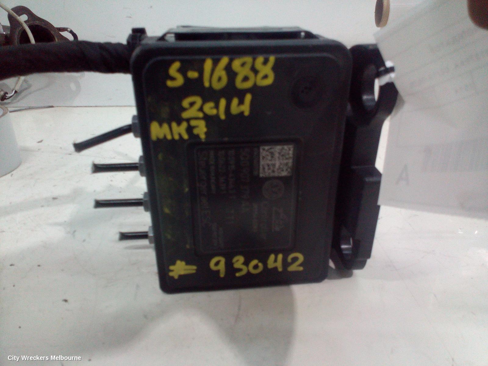 VOLKSWAGEN GOLF ABS PUMP/MODULATOR, GEN 7, ON MOTOR P/N 5Q0907379AA, 03/2013 - 08/2020 - Image 1