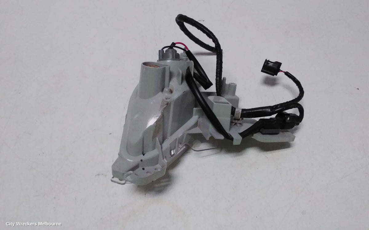 MAZDA CX3 RIGHT INDICATOR/FOG/SIDE, BUMPER FLASHER, DK, 03/2015 ONWARDS - Image 3